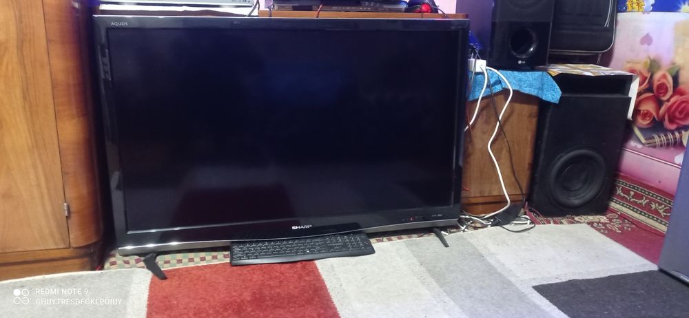 vînd tv plasma sharp acuos   merge bine. 7 hdmi 2 scarturi dischete ec