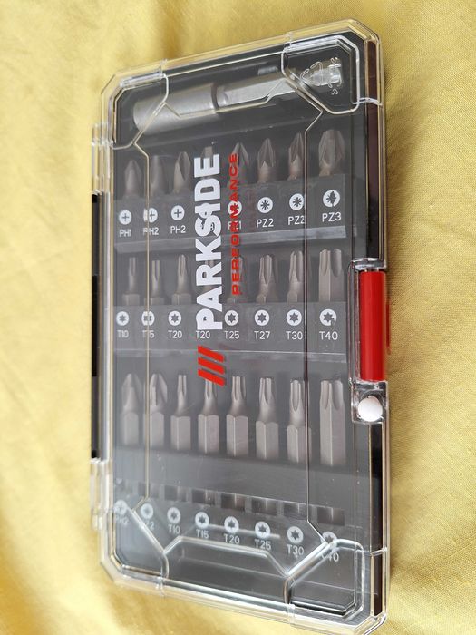 Set de 24 biti inclusiv accesoriu fixare biti in bormasina  Fabricate in Germania