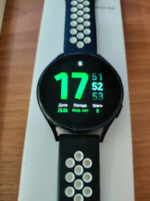 Смарт часы Samsung Galaxy Watch 4 (44 мм)