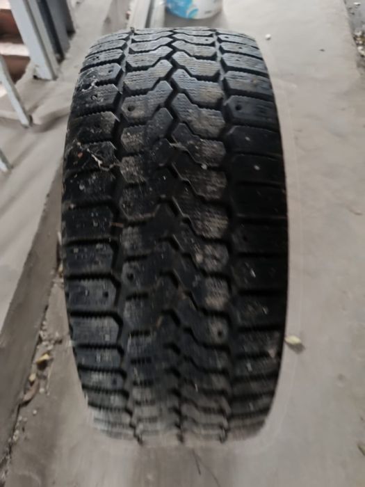 Зимние резины 215/60/16