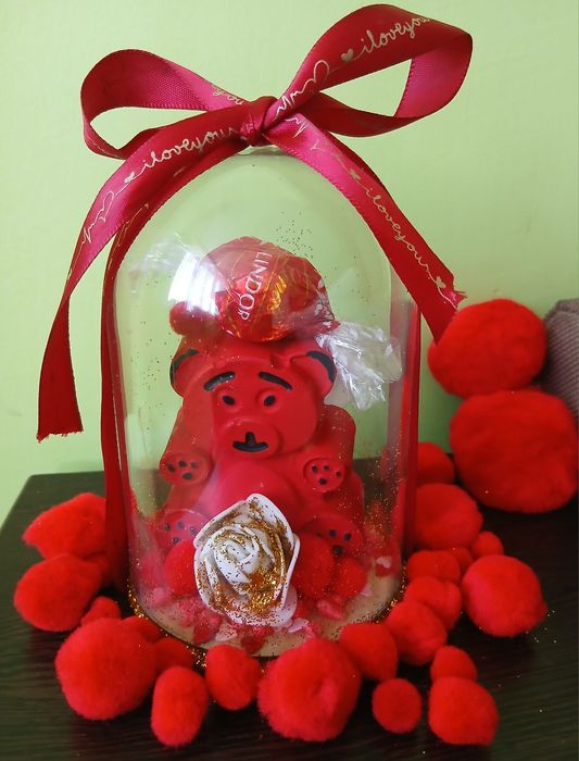 Мече от гипс с сладък бонбон