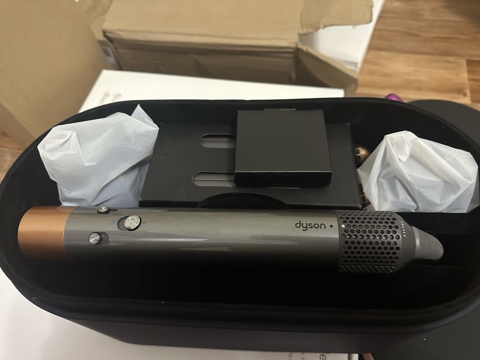 Dyson оригинал фен полный комлект !