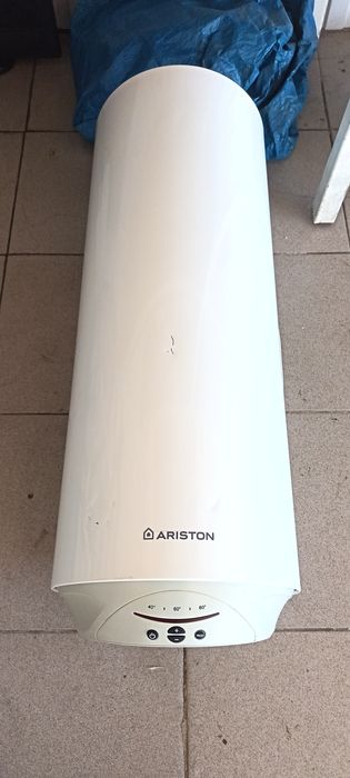 Продам водонагреватель аристон