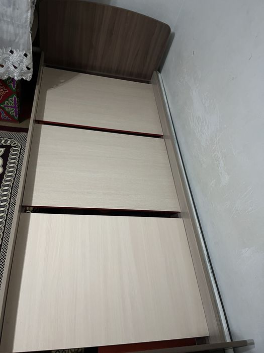 Жақсы жағдайда диван сатылады.