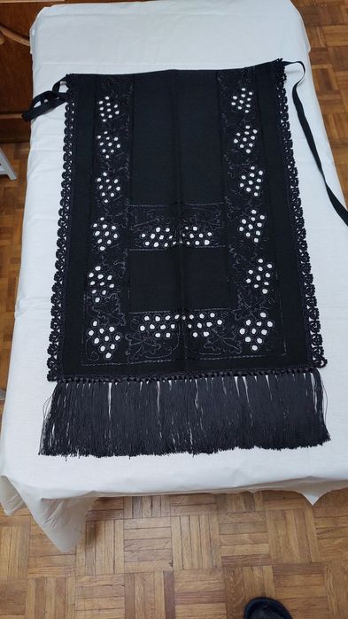 Catrințe brodate manual, zona Sibiu și Făgăraș