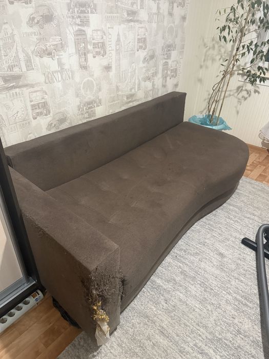 Отдам бесплатно диван