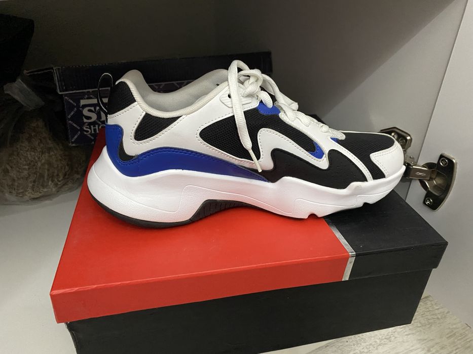 Кроссовки новые Reebok размер 39