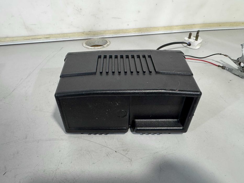 Зарядно за акумулатор - GP4 / 12 V