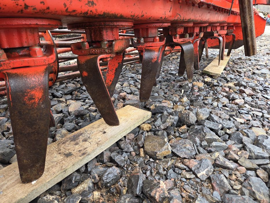 Grapa Rotativa Kuhn Belrecolt HRB 251-2,5 m