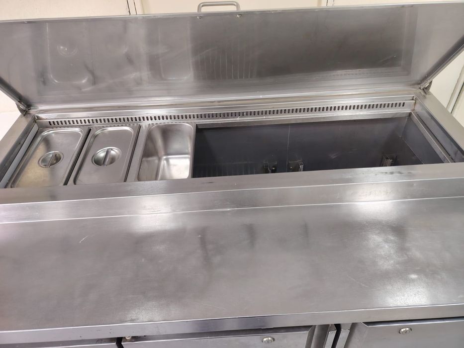 Стол холодильник для суши и пиццы