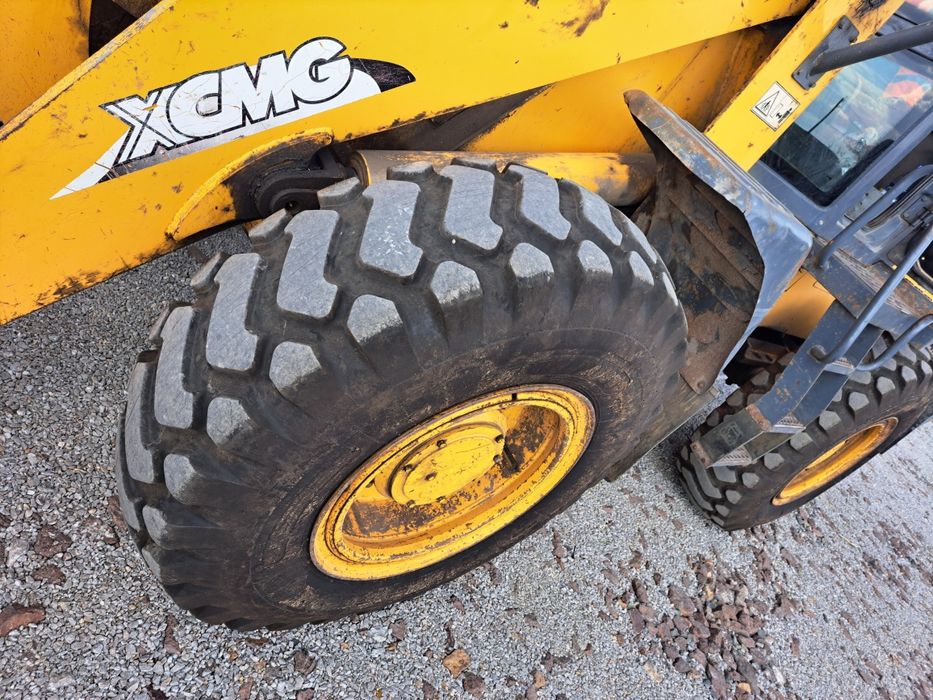 Погрузчик фронтальный