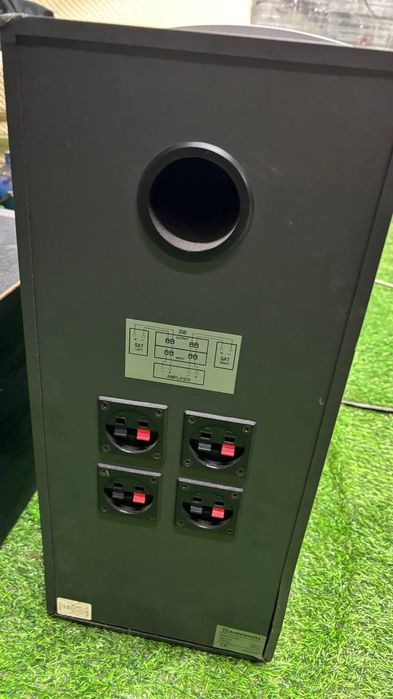 Продам колонки две разные