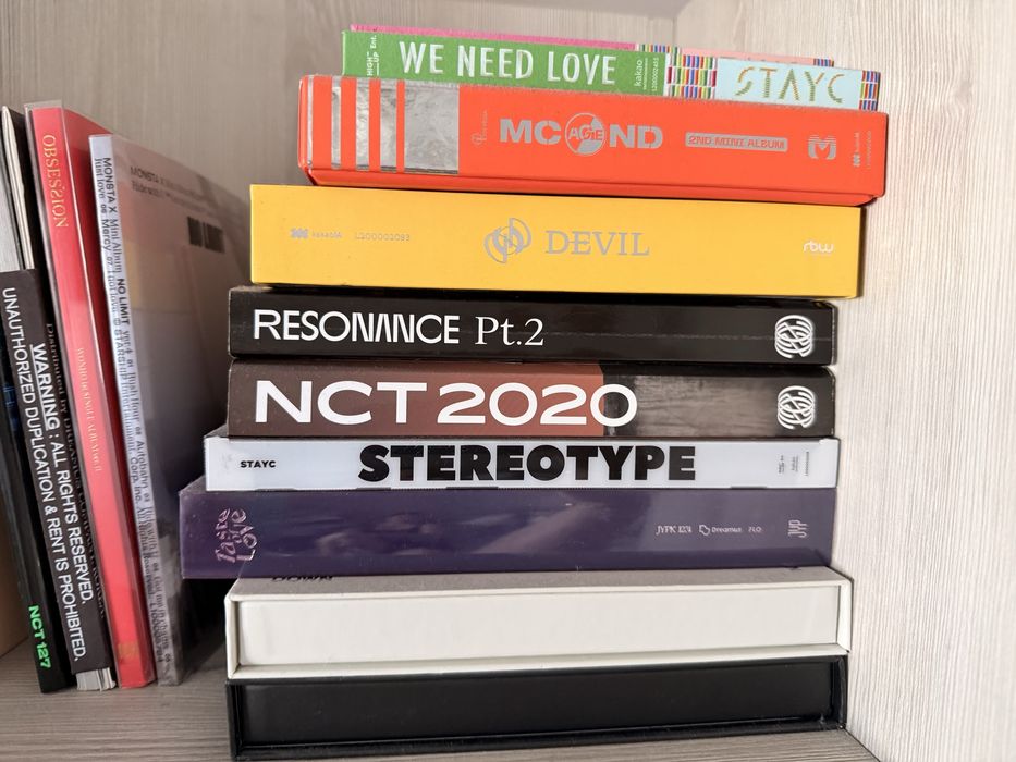 Kpop албуми - STRAYKIDS, NCT, LISA, STAYC, MCND, The Boyz, Twice, Enhypen, Keep1er, IVE