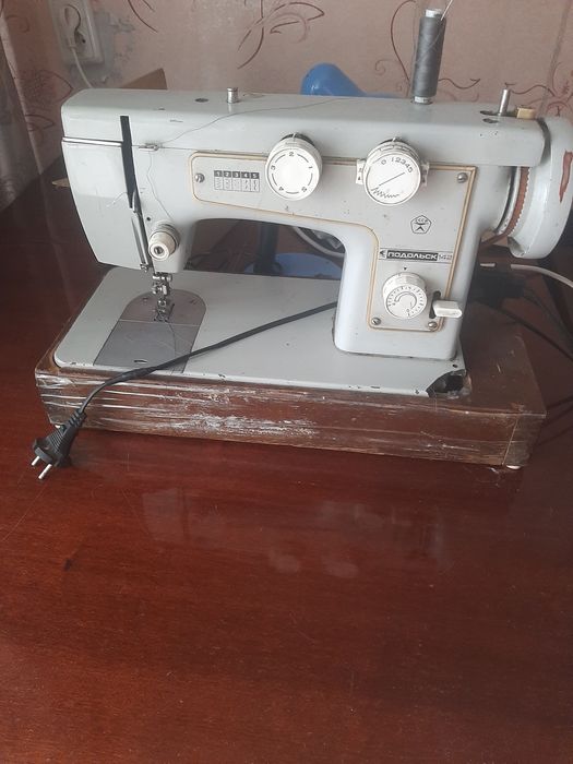 Продам швейную электро машинку,все в рабочем состоянии!