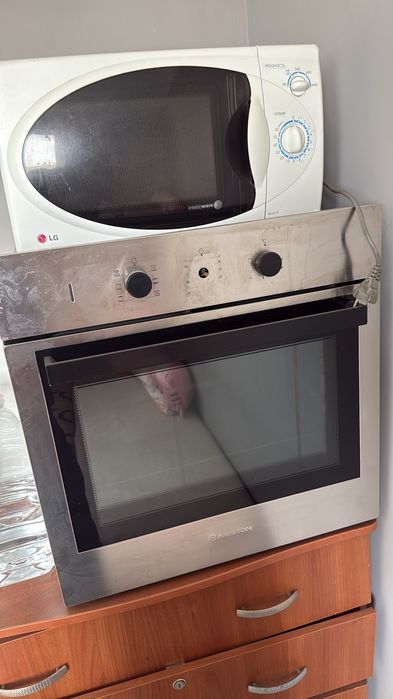Продам бу печку Ariston