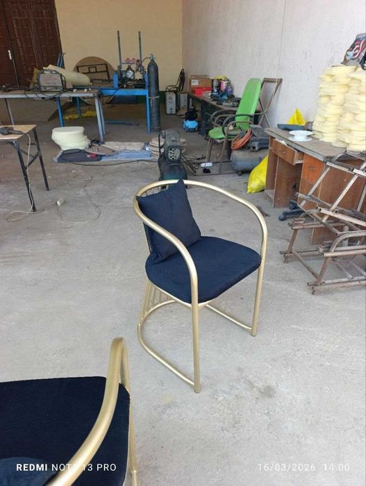 Хар хил турдаги Стол стуллар.