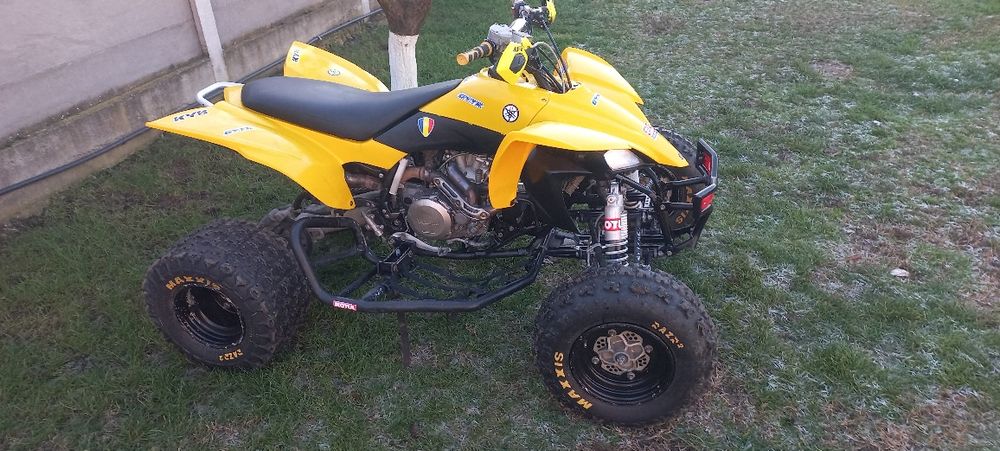 Vând  yamaha yfz 450 .