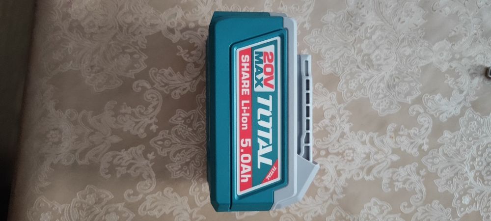 TOTAL Акумулаторна батерия TOTAL Industrial, Li-Ion, 20 V, 5.0 Ah