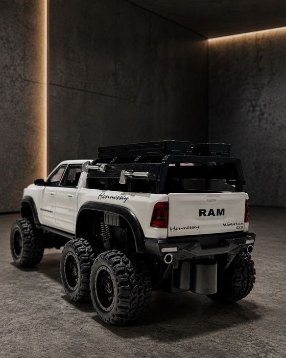 Модель машины DODGE RAM - пикап
