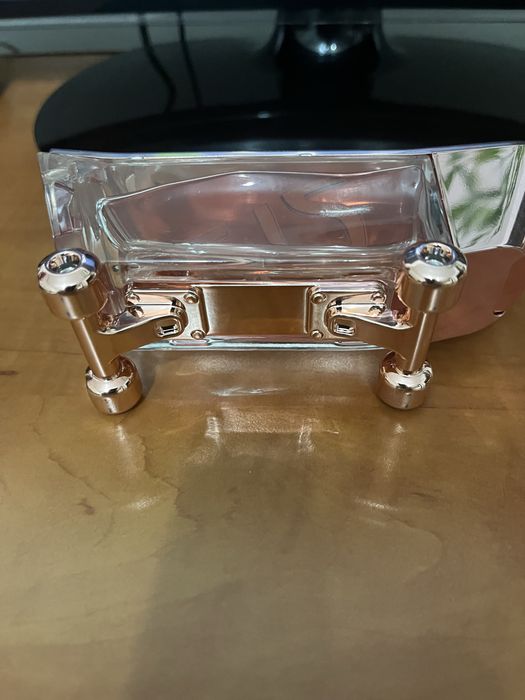 212 Парфюм използван,тежък аромат и супер траен.