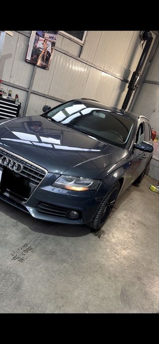Dezmembrez audi A4 B8
