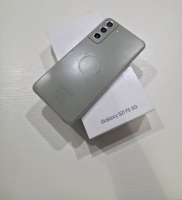 Samsung S21FE 128 GB display defect