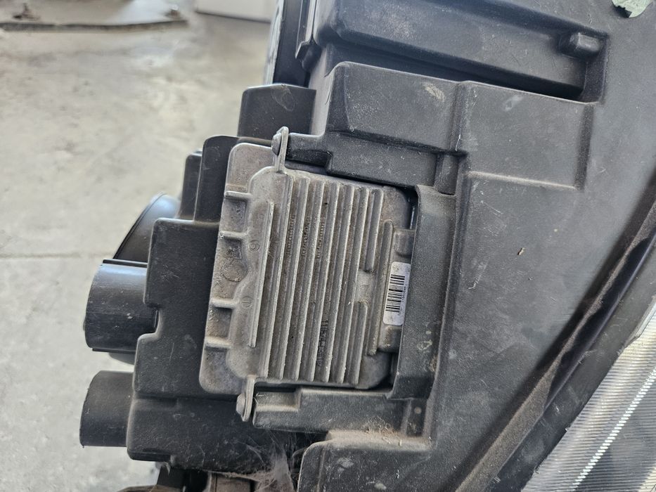Ксенонов фар за Land rover Discovery 4