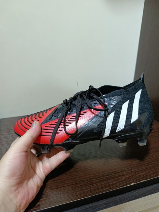 Бутсы футбольные размер 40 в отличном состоянии