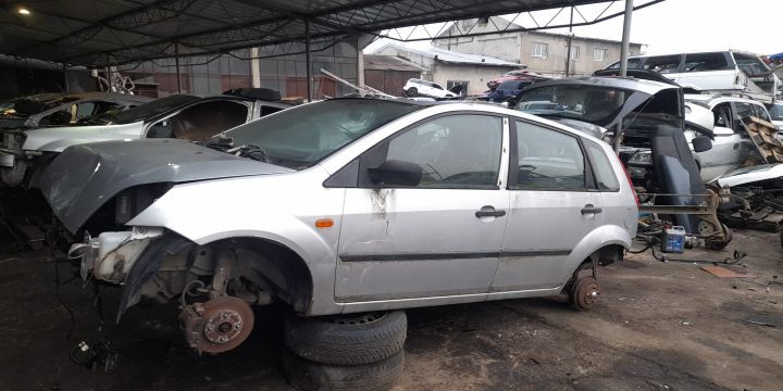 Piese Ford Fiesta a 5-a generatie