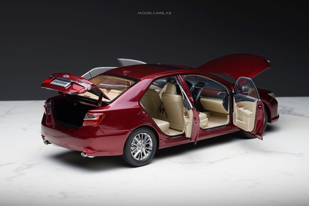 1:18 Toyota Camry 55