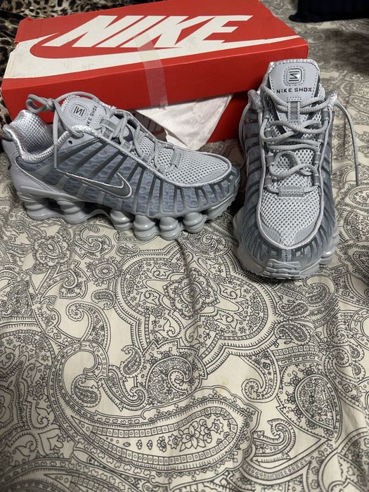 Adidasi Nike 36 noi la cutie