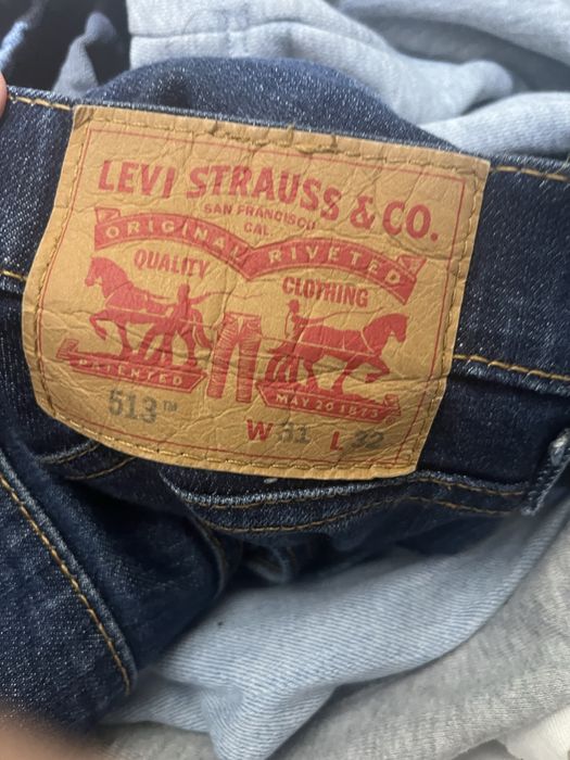 Blugi levis 513 purtati