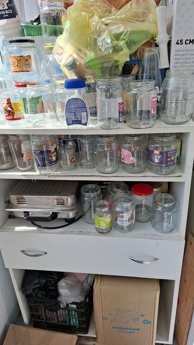 Vând borcane sticlă spălate ,curate numai bune de pus murături zacuscă