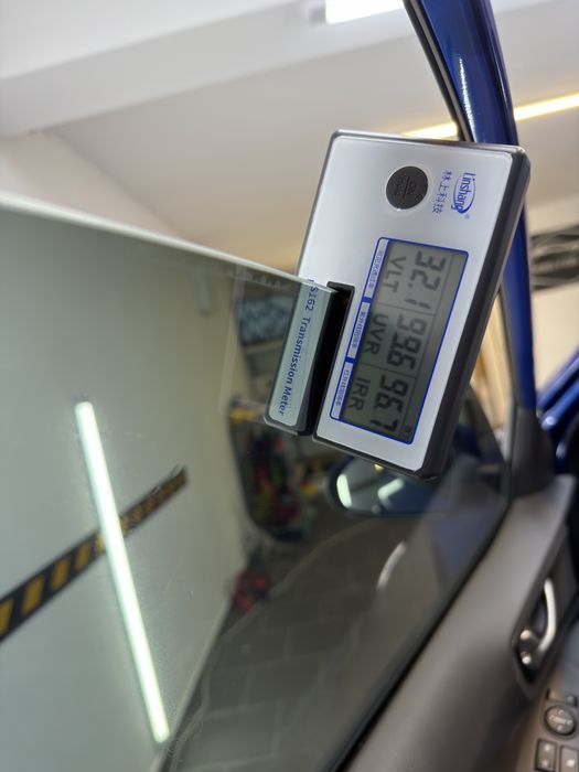 Затъмняване на автостъкла, полиране и пастиране на фарове и PPF защита