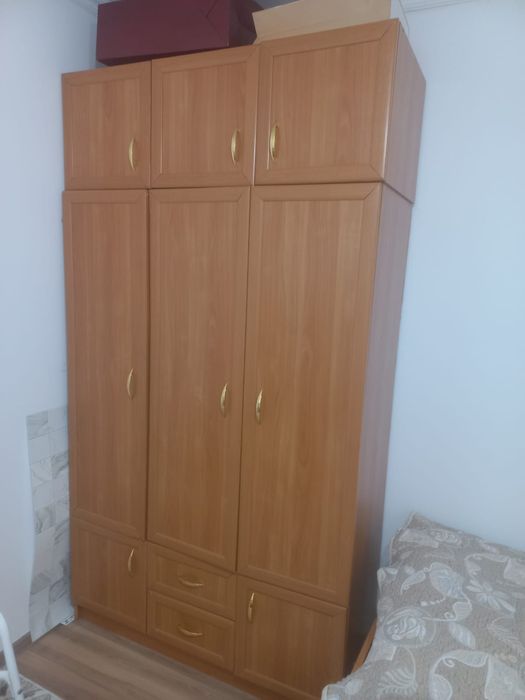 Комплект мебели (шкаф, кровать, комод, письменный стол)