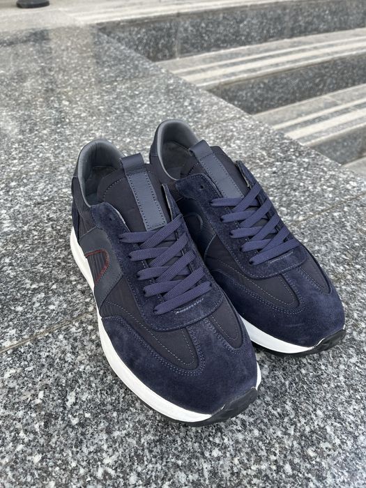 Продам кроссовки