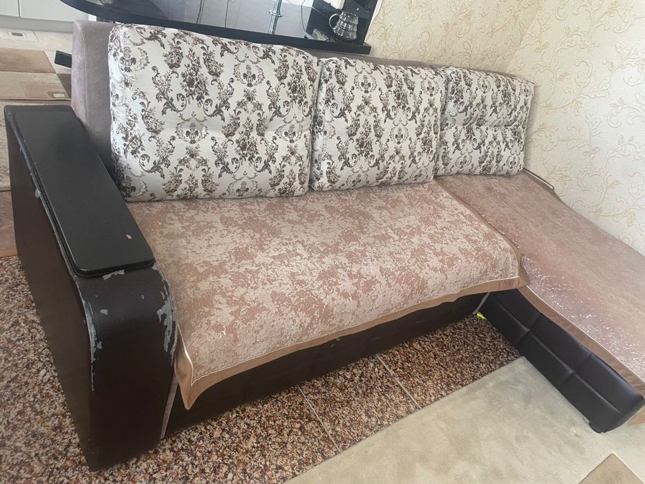 Срочно продам угловой диван