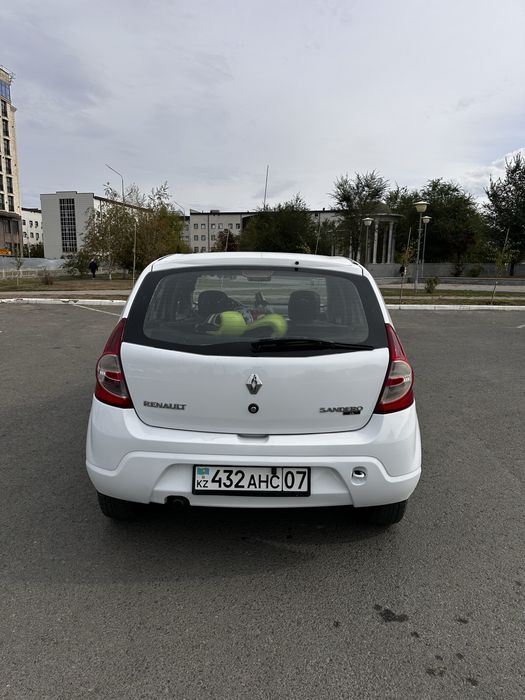 Продам авто рено сандеро sandero