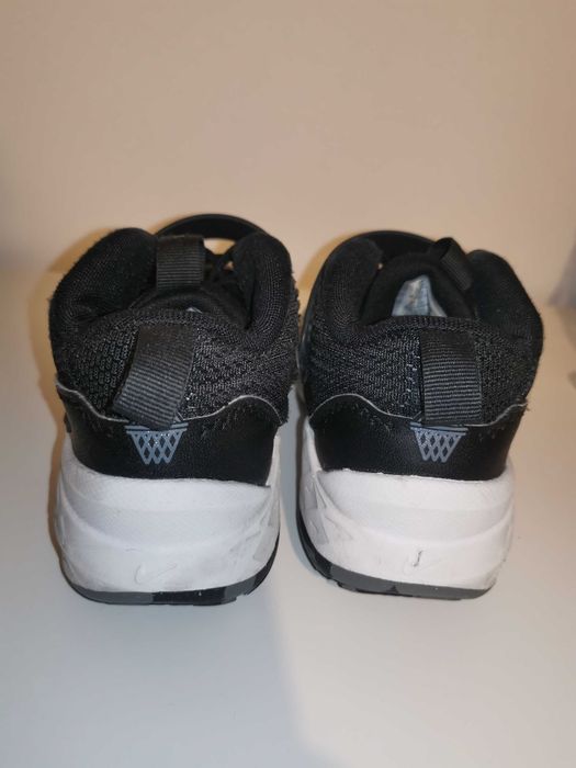 Pantofi sport Nike mărime 33