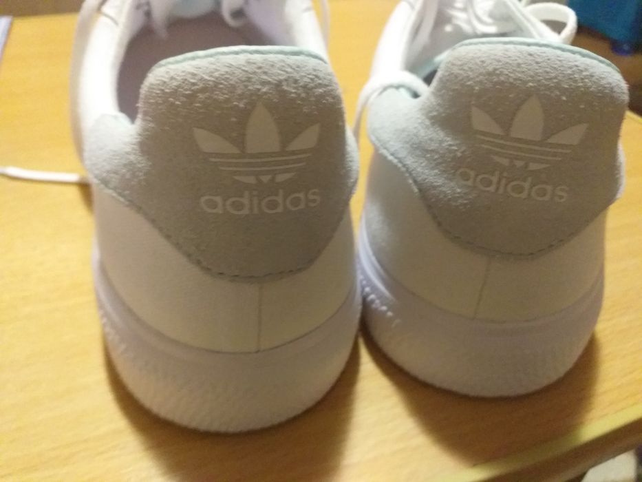 Adidasi originali  de bărbati   măsura 49