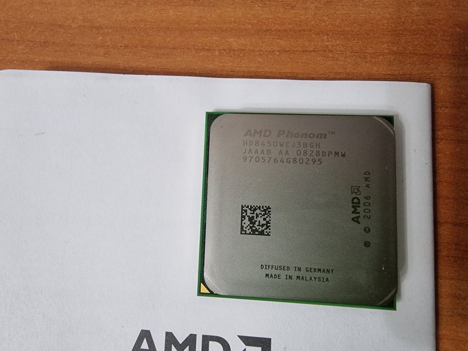 Комплект процесор с охлаждане AMD Phenom 3x 2.10GHz