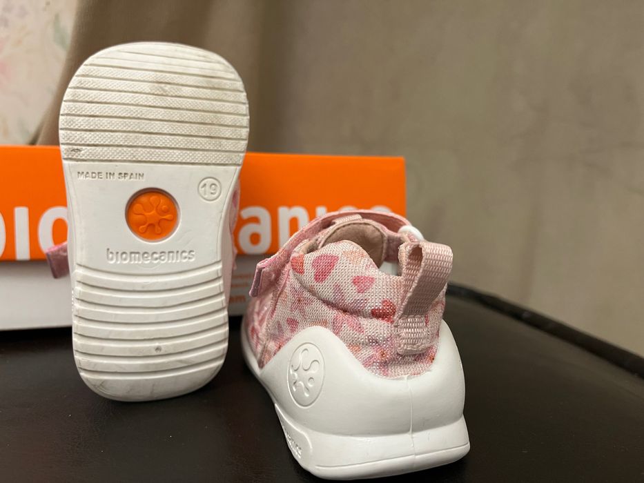 Сандали за момиче Biomecanics -19 размер