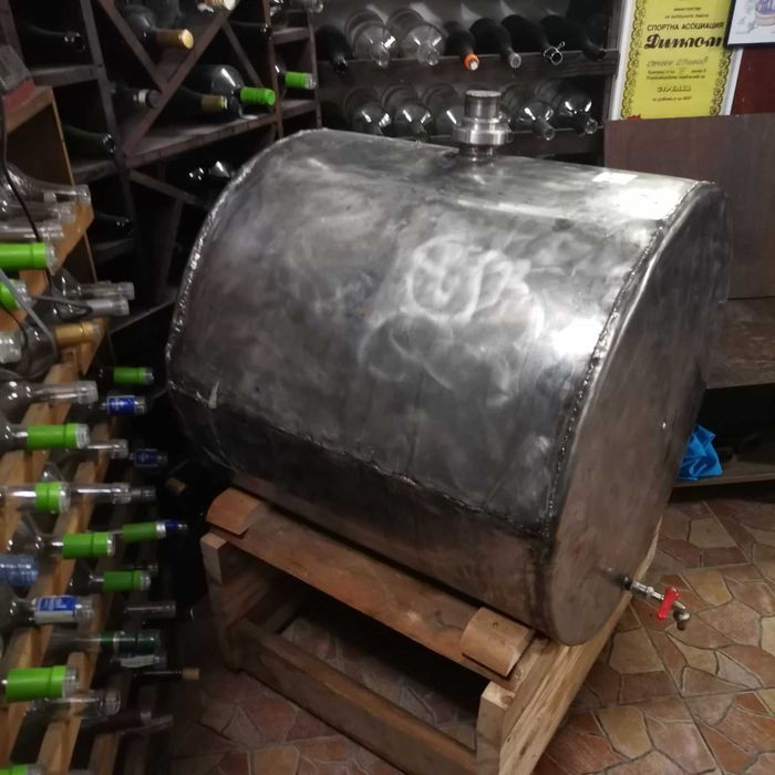 съд за вино-неръждаем