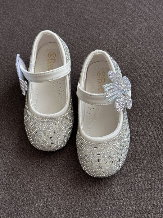 Туфли для маленьких девочек