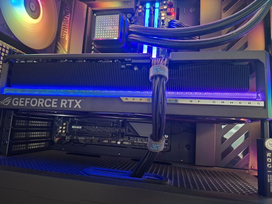 Видео карта ASUS ROG GeForce RTX 5080 16GB ASTRAL OC