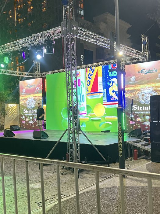 алюмин конструкция| фейерверк| сухой дым| белый диван| лед экран|экран