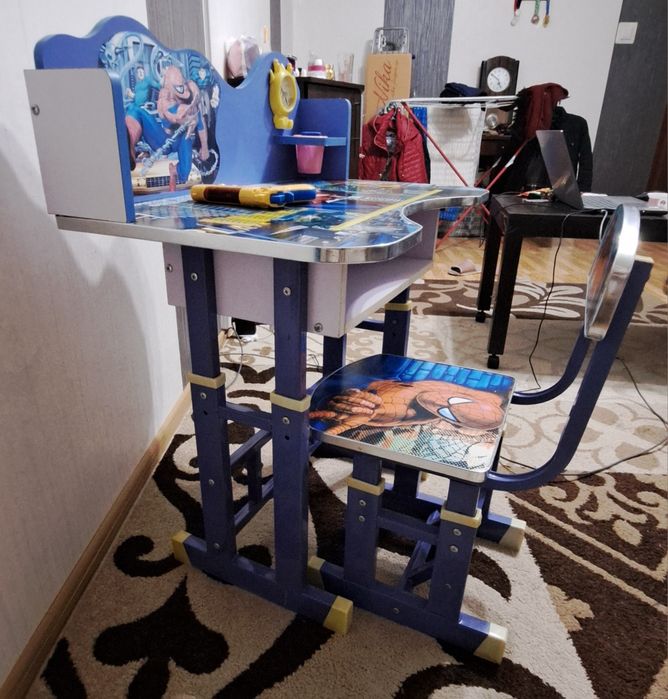 Детский мир. Вещи для школьников.