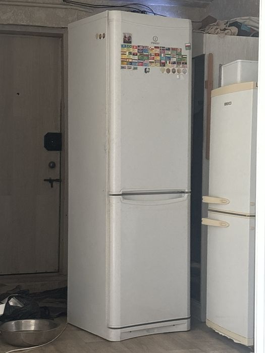 Холодильник Indesit