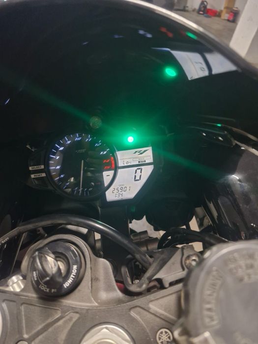 Yamaha YZF R1 BigBang 2009