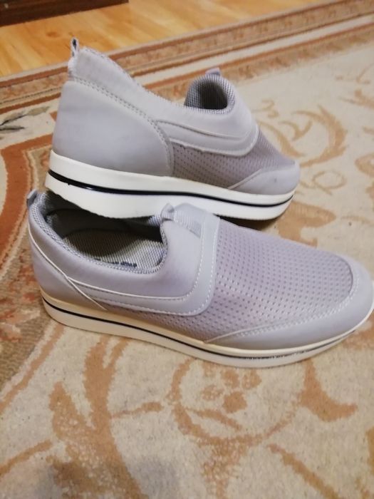 Спортни обувки 38 номер